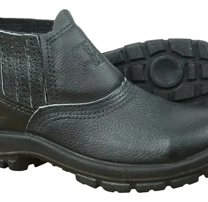 Bota de Couro com Elástico
